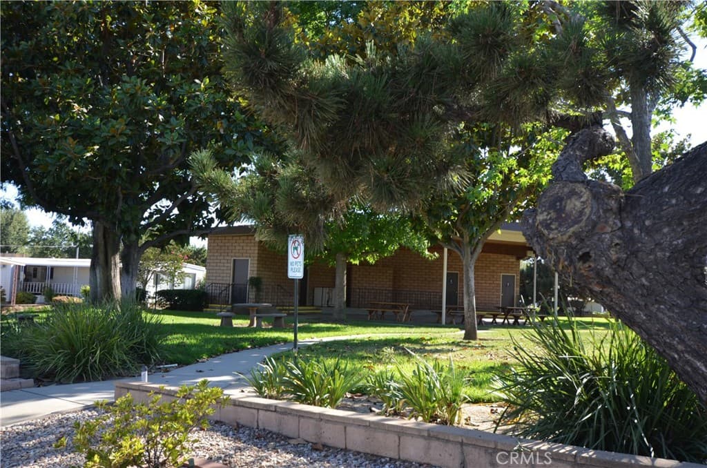 Home at 840 Foothill Boulevard E 182, Azusa — photo 11 of 12