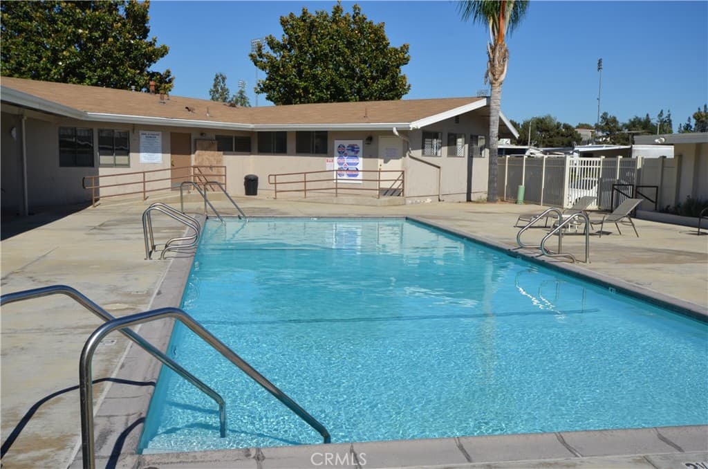Home at 840 Foothill Boulevard E 182, Azusa — photo 4 of 12