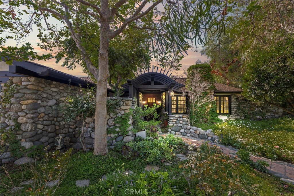 Home at 2293 Bonnie Brae, Claremont — photo 8 of 12
