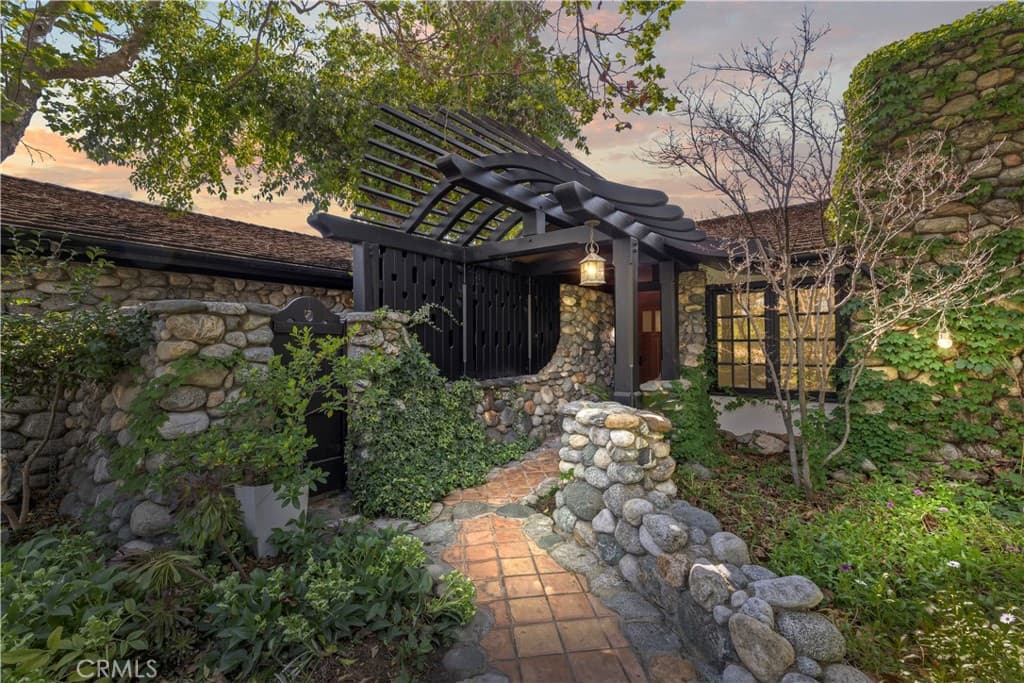 Home at 2293 Bonnie Brae, Claremont — photo 9 of 12