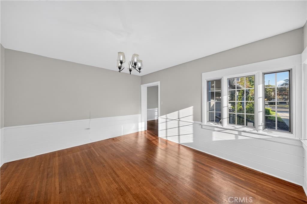 Home at 270 Garfield Avenue, Pomona — photo 8 of 12