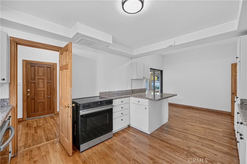 Home at 197 Garfield Avenue, Pomona — photo 10 of 12