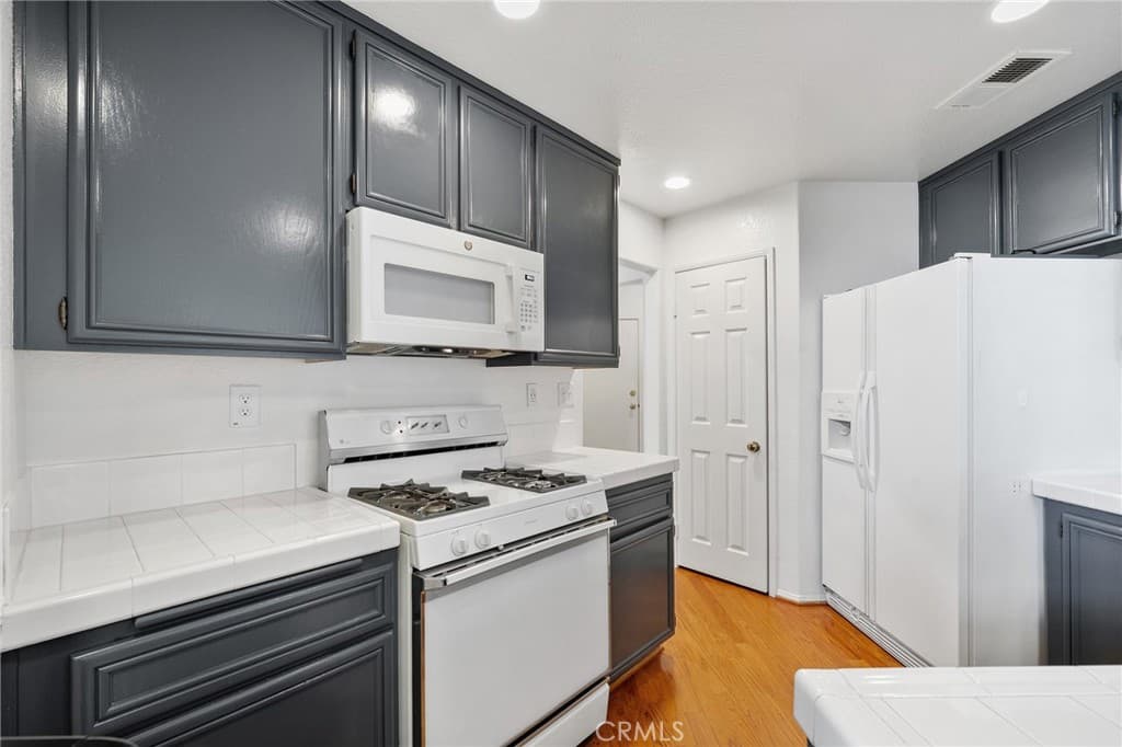 Condo at 125 Autumn Oaks, Glendora — photo 11 of 12