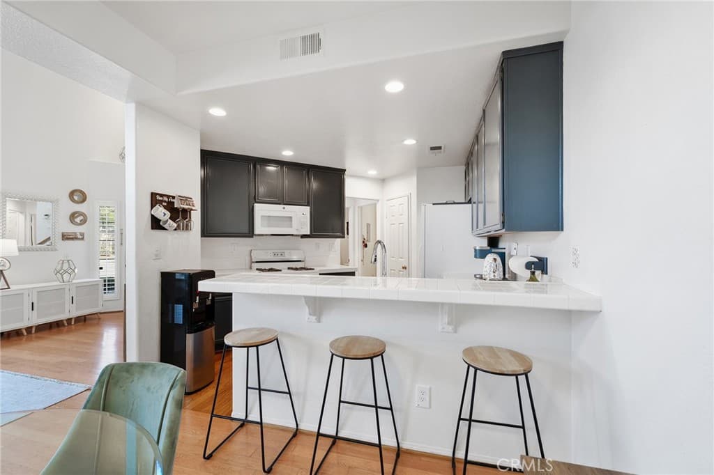 Condo at 125 Autumn Oaks, Glendora — photo 10 of 12