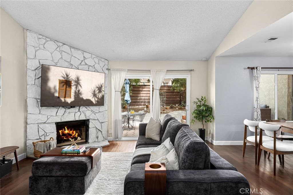 Condo at 573 Wayland Court, Claremont — photo 5 of 12