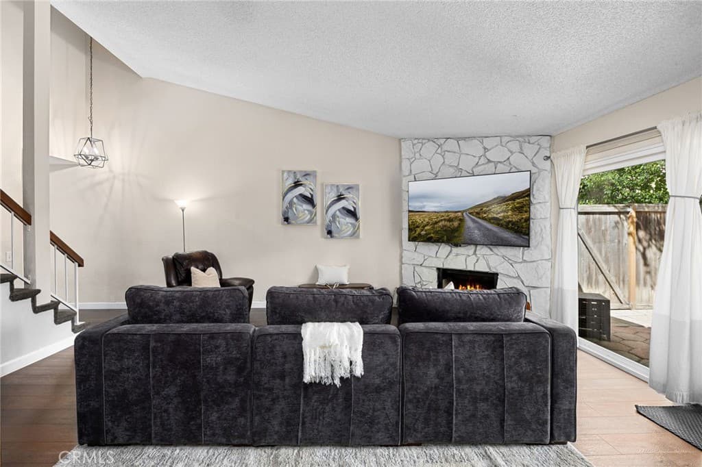Condo at 573 Wayland Court, Claremont — photo 7 of 12