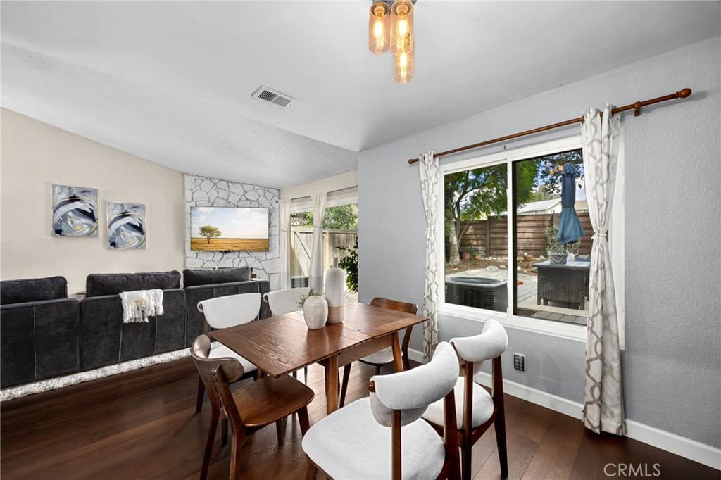 Condo at 573 Wayland Court, Claremont — photo 9 of 12