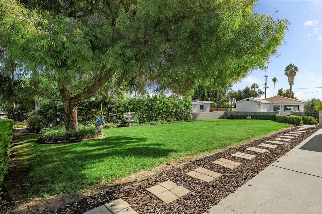 Home at 852 Jarrow, Hacienda Heights — photo 2 of 12