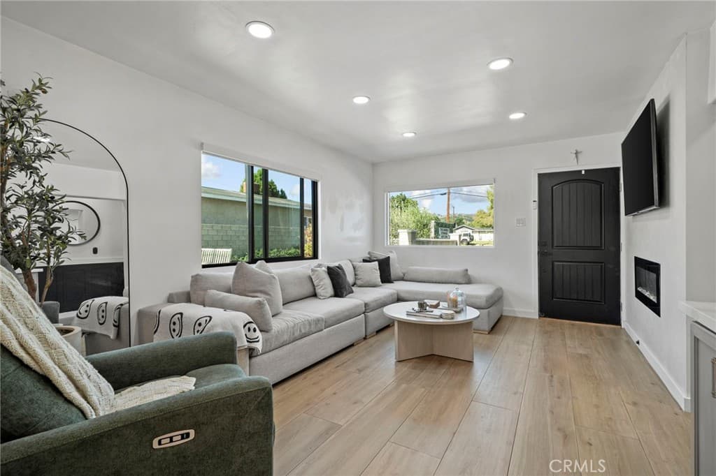 Home at 852 Jarrow, Hacienda Heights — photo 8 of 12