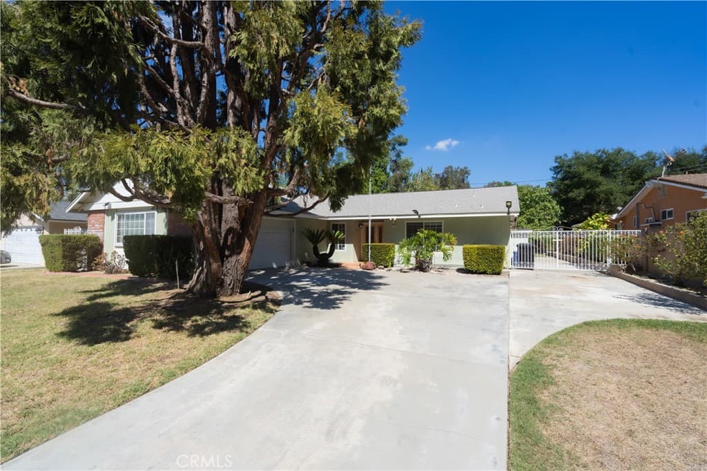 Home at 1421 E Harvest Moon, West Covina — photo 1 of 12