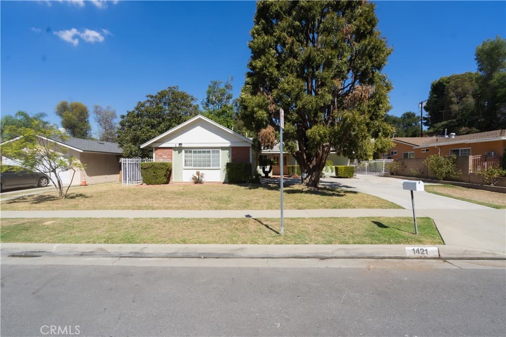 Home at 1421 E Harvest Moon, West Covina — photo 4 of 12