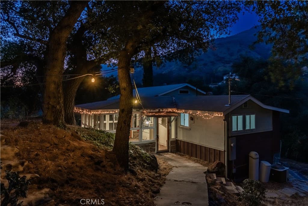 Home at 947 N Glendora Avenue, Glendora — photo 2 of 12