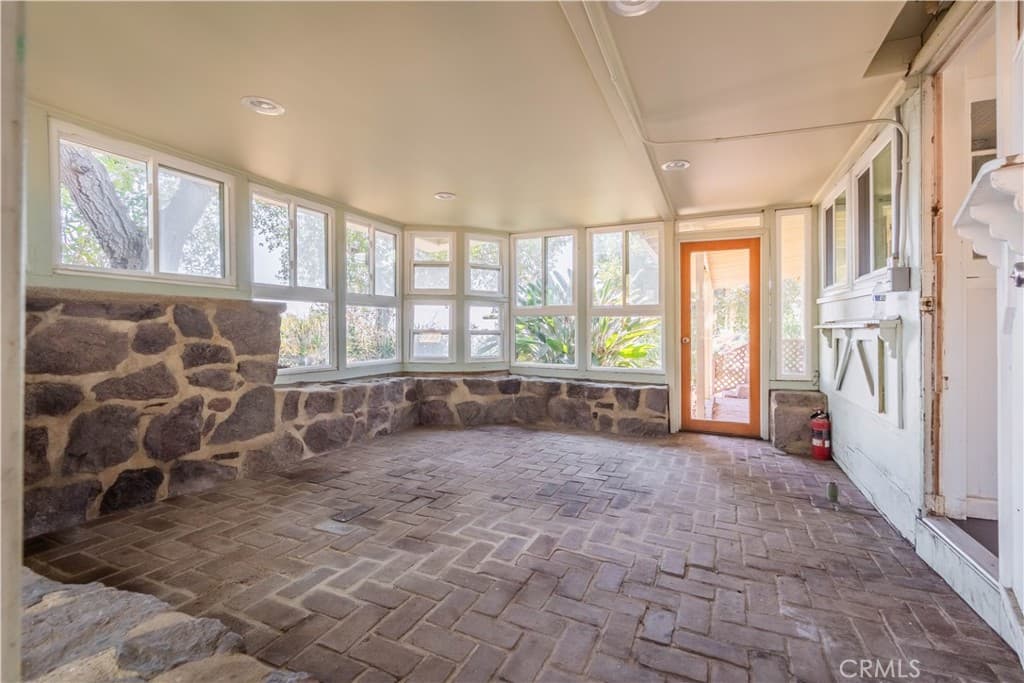 Home at 947 N Glendora Avenue, Glendora — photo 3 of 12
