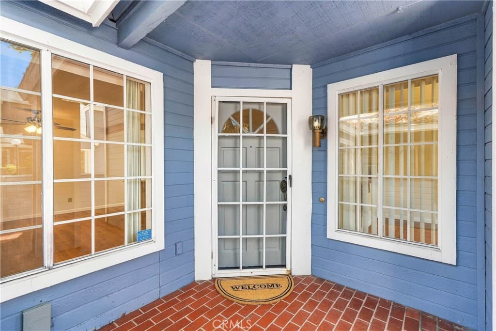 Townhouse at 623 Alder, Walnut — photo 5 of 12