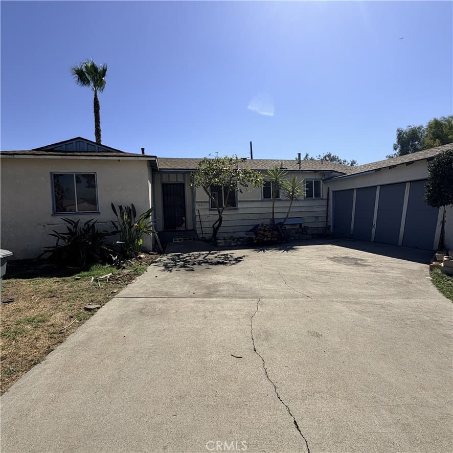 Home at 106 Belhaven Place, Claremont — photo 1 of 12
