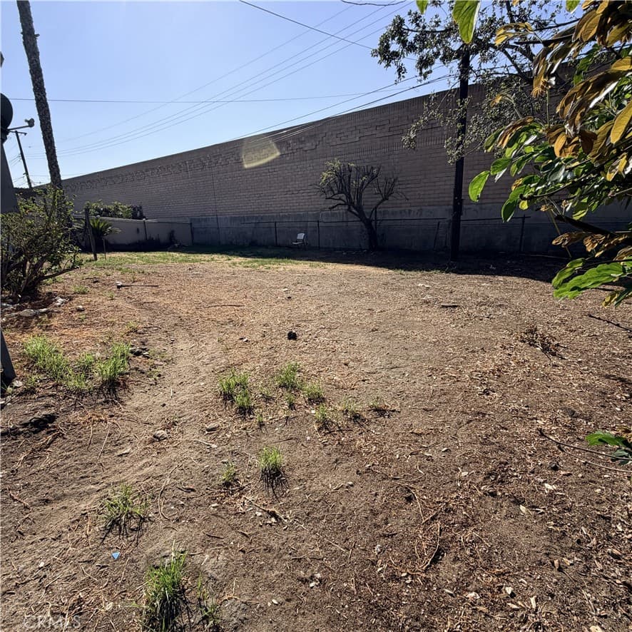 Home at 106 Belhaven Place, Claremont — photo 11 of 12