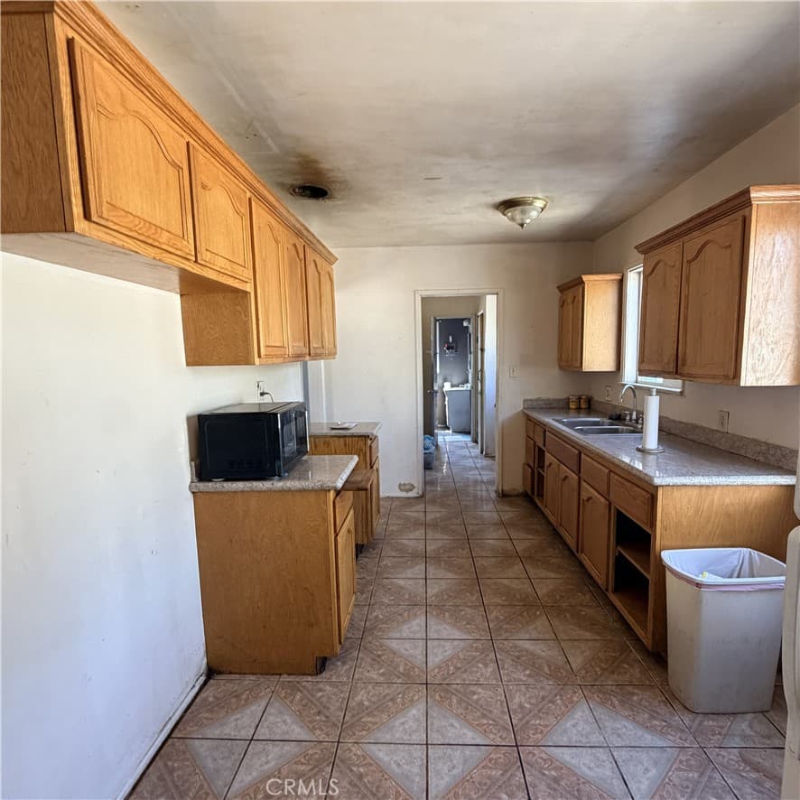 Home at 106 Belhaven Place, Claremont — photo 3 of 12
