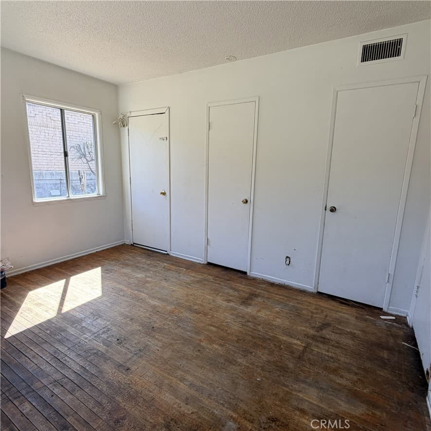Home at 106 Belhaven Place, Claremont — photo 7 of 12