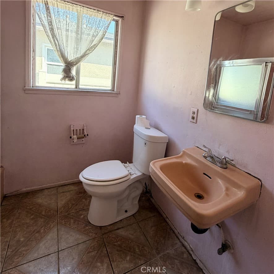 Home at 106 Belhaven Place, Claremont — photo 10 of 12