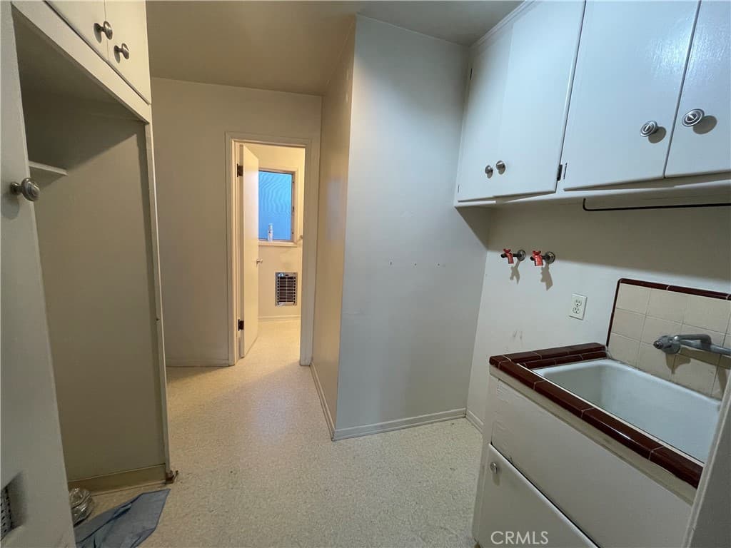 Home at 857 Encino Way, Monrovia — photo 8 of 12