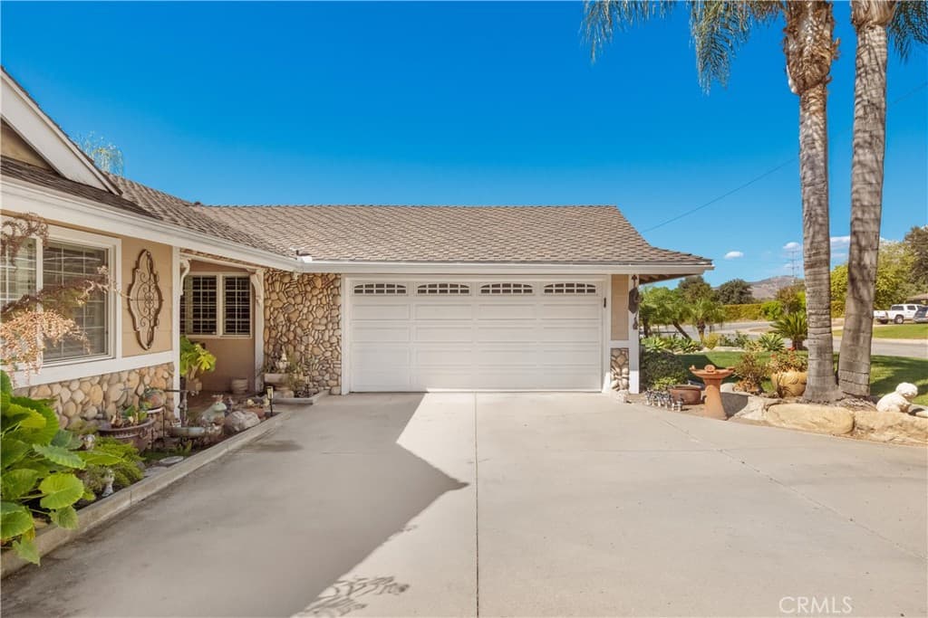 Home at 278 Wiley Court, Claremont — photo 3 of 12