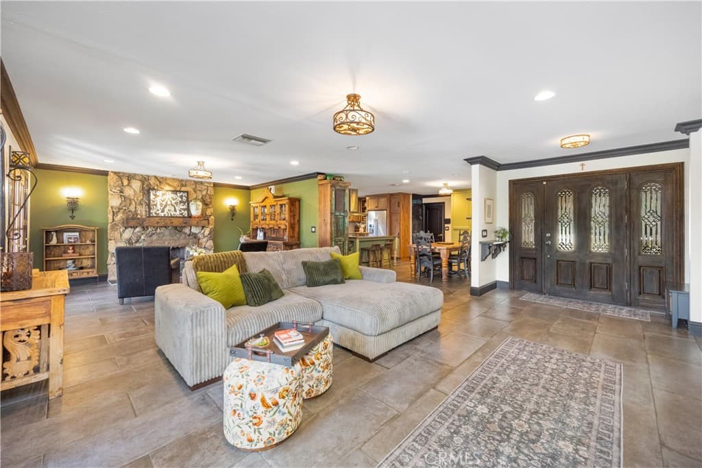 Home at 278 Wiley Court, Claremont — photo 8 of 12