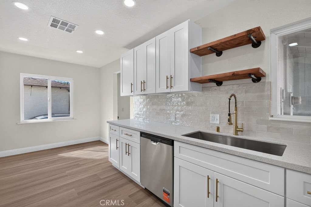 Home at 947 Murray, Pomona — photo 11 of 12