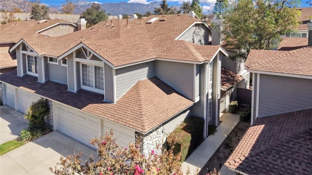 Townhouse at 978 Carson Court, San Dimas — photo 3 of 12