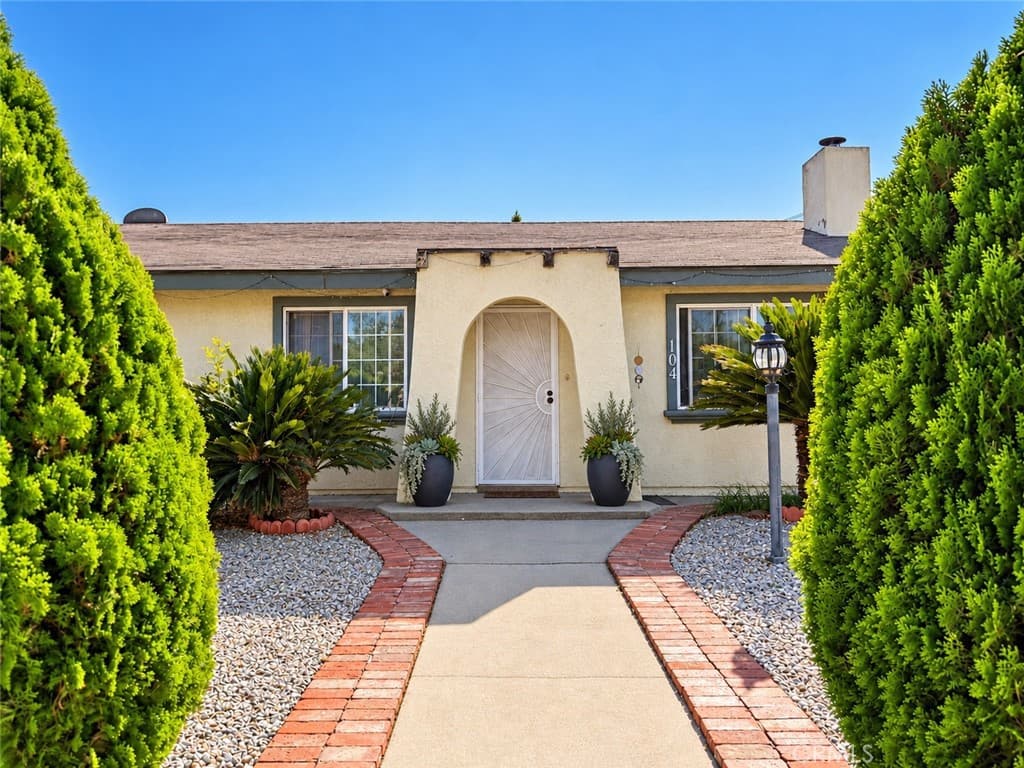 Home at 104 Meredith Street, Claremont — photo 1 of 3