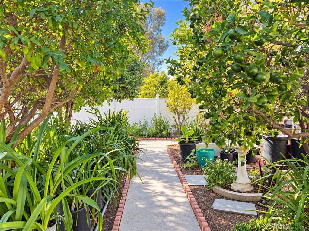 Home at 104 Meredith Street, Claremont — photo 3 of 3