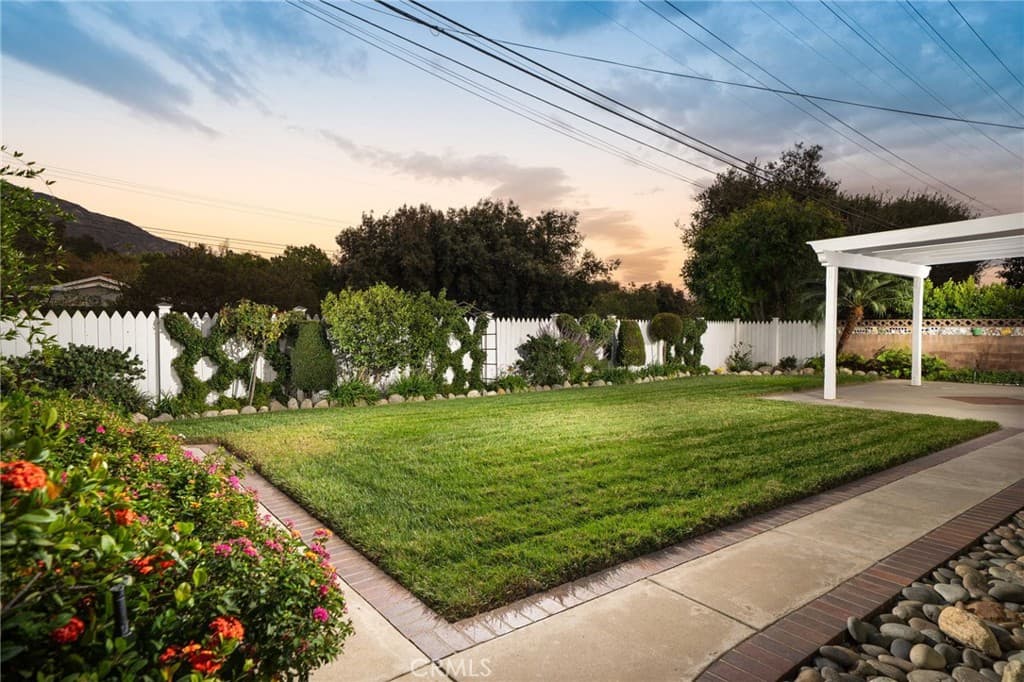 Home at 346 N Mountain Avenue, Monrovia — photo 4 of 12