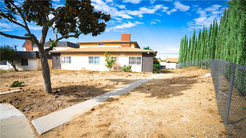 Multi-Family at 2559 Yorkshire Way, Pomona — photo 2 of 12