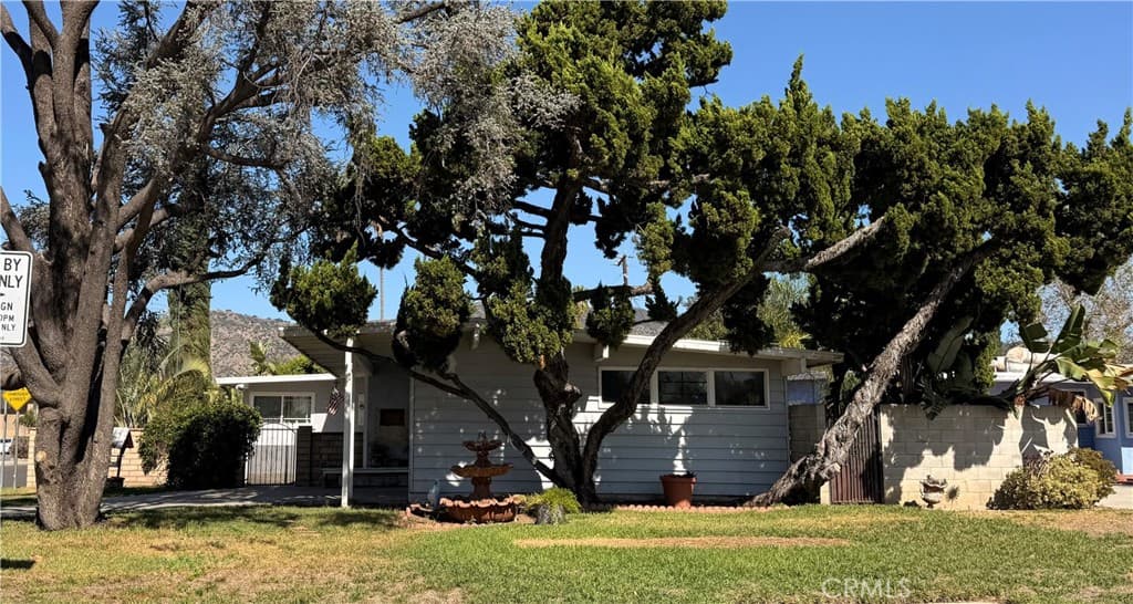 Home at 837 W Hollyvale, Glendora — photo 3 of 12