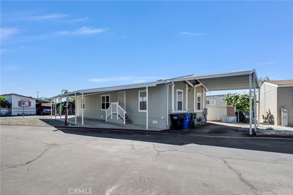 Home at 1081 W Arrow Hwy 86, Azusa — photo 3 of 12