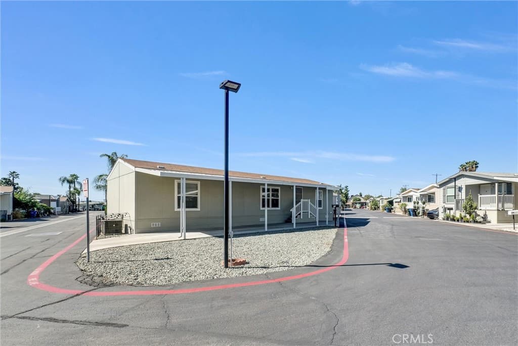 Home at 1081 W Arrow Hwy 86, Azusa — photo 4 of 12