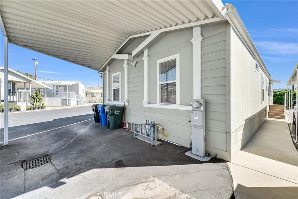 Home at 1081 W Arrow Hwy 86, Azusa — photo 5 of 12