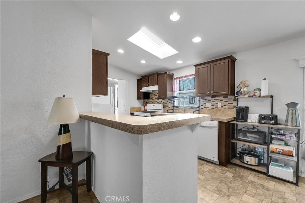 Home at 1081 W Arrow Hwy 86, Azusa — photo 10 of 12