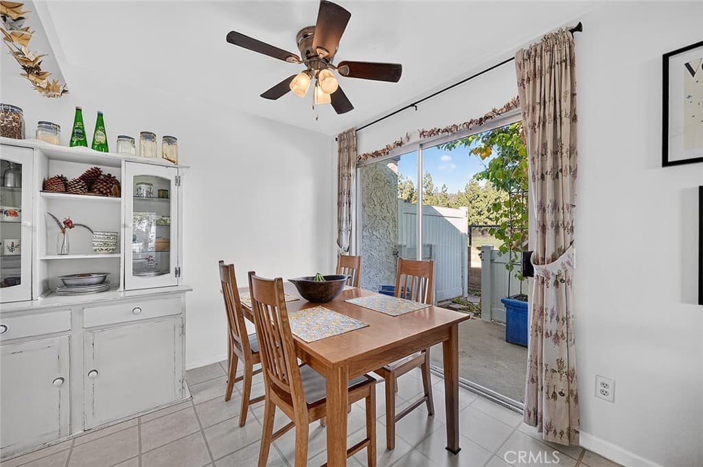 Condo at 853 W 13th 1, Azusa — photo 11 of 12