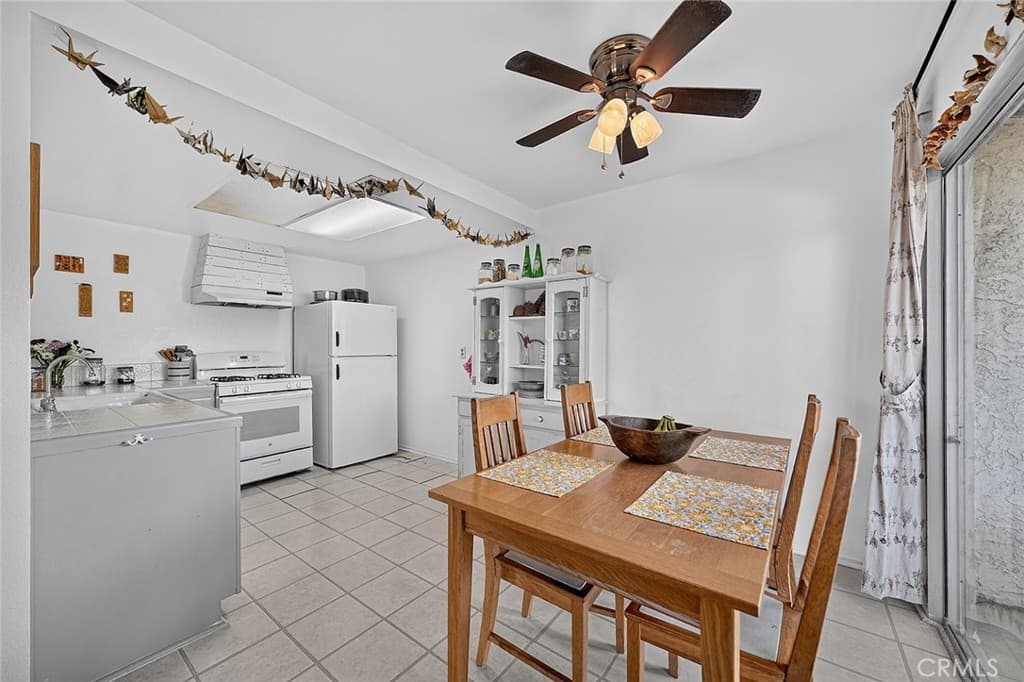 Condo at 853 W 13th 1, Azusa — photo 12 of 12