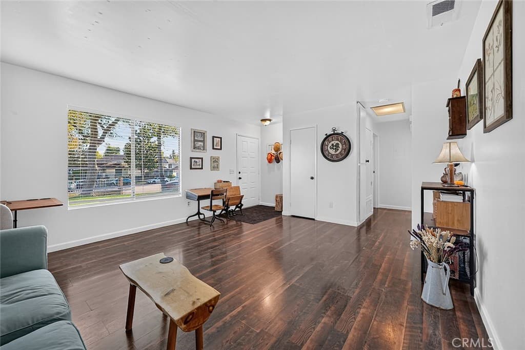 Condo at 853 W 13th 1, Azusa — photo 5 of 12