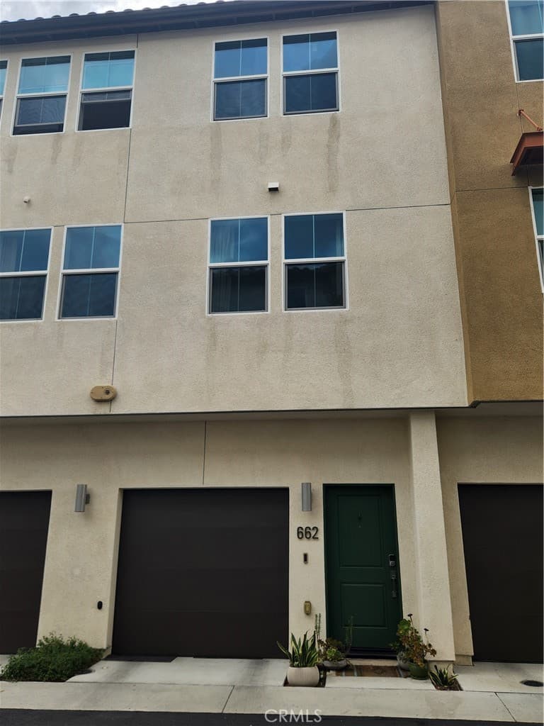 Condo at 662 Lemon Lane, Covina — photo 3 of 3