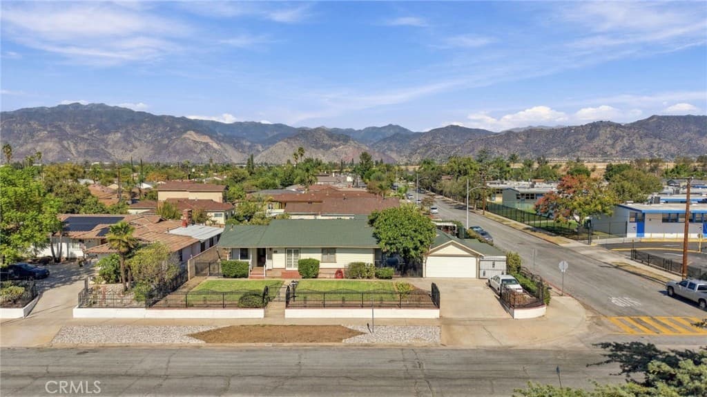 Home at 511 W Paramount, Azusa — photo 2 of 12