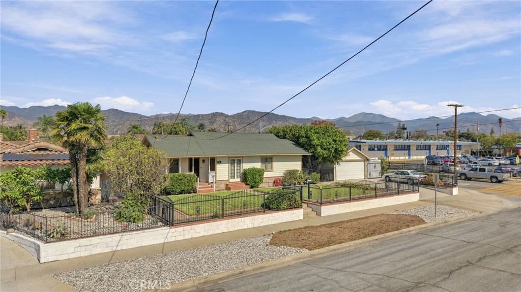 Home at 511 W Paramount, Azusa — photo 4 of 12