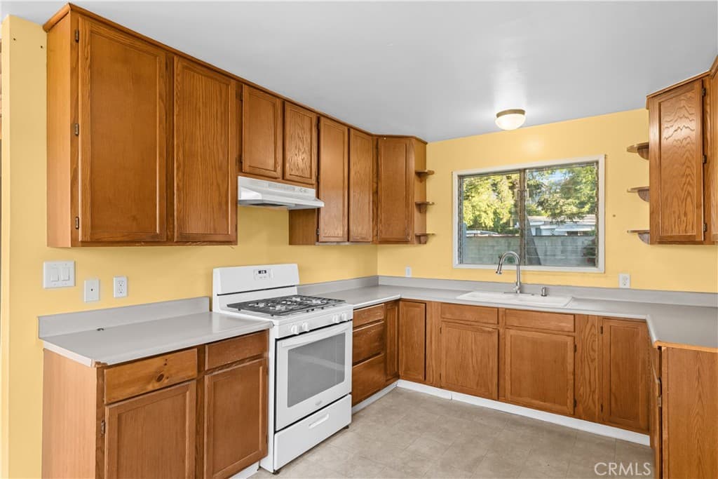 Home at 643 E Foothill Boulevard, Glendora — photo 12 of 12