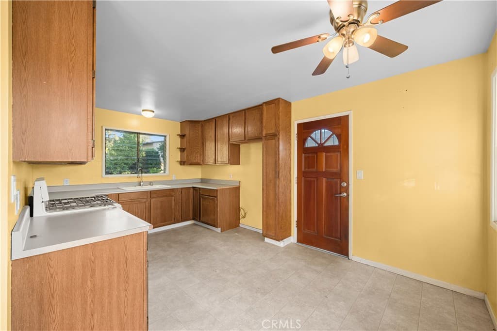 Home at 643 E Foothill Boulevard, Glendora — photo 7 of 12