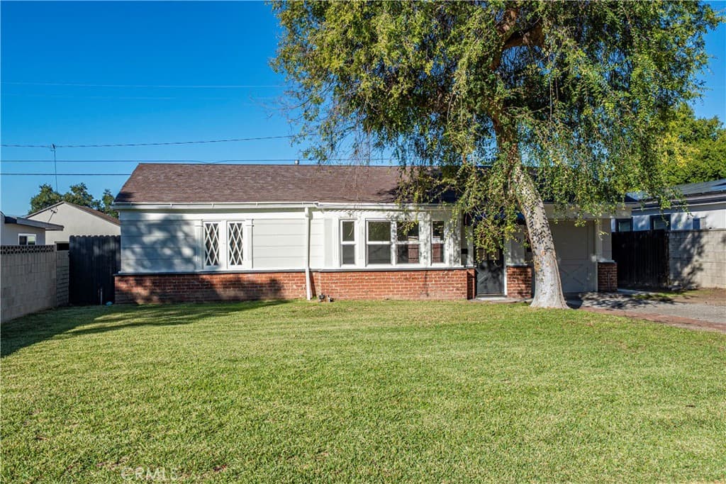 Home at 433 S Grand, Glendora — photo 2 of 12