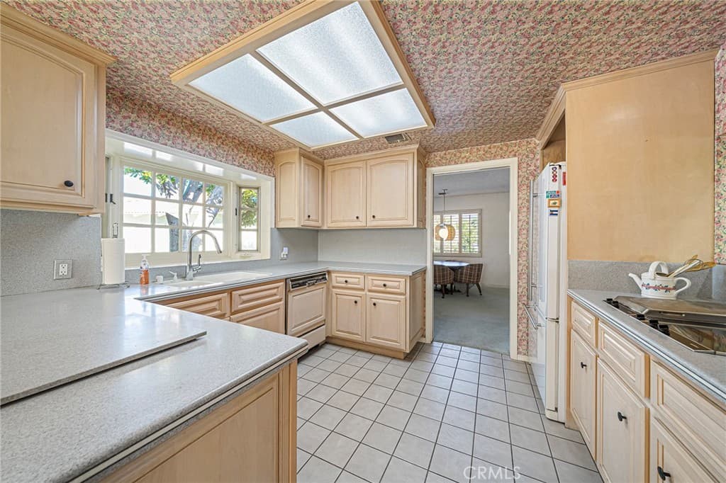 Home at 1408 E Leadora Avenue, Glendora — photo 10 of 12