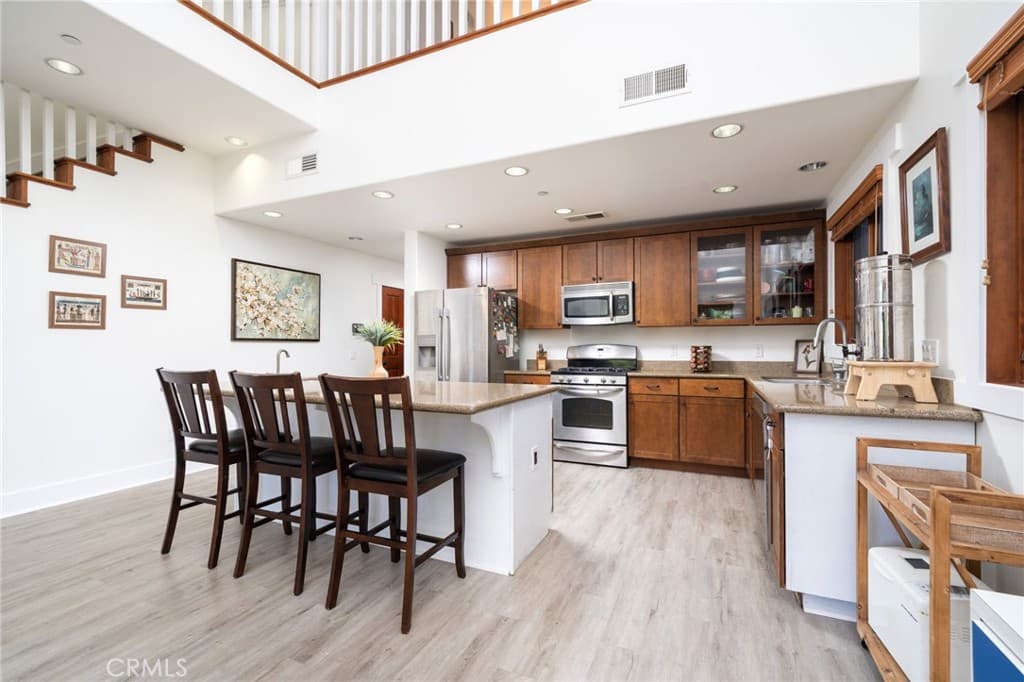 Condo at 148 N Vermont Avenue Apt B, Glendora — photo 8 of 12