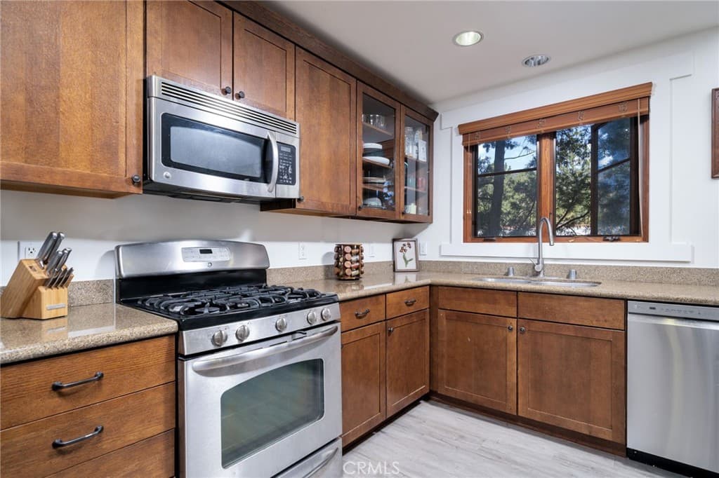 Condo at 148 N Vermont Avenue Apt B, Glendora — photo 10 of 12