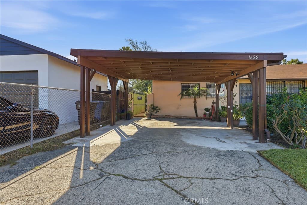 Home at 1628 Arroyo, Pomona — photo 3 of 12